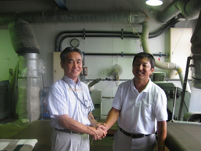 マスダ社升田社長と工場視察