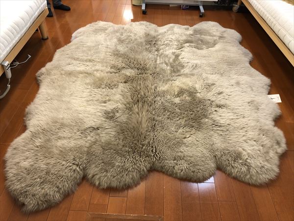 8匹物のムートンフリース