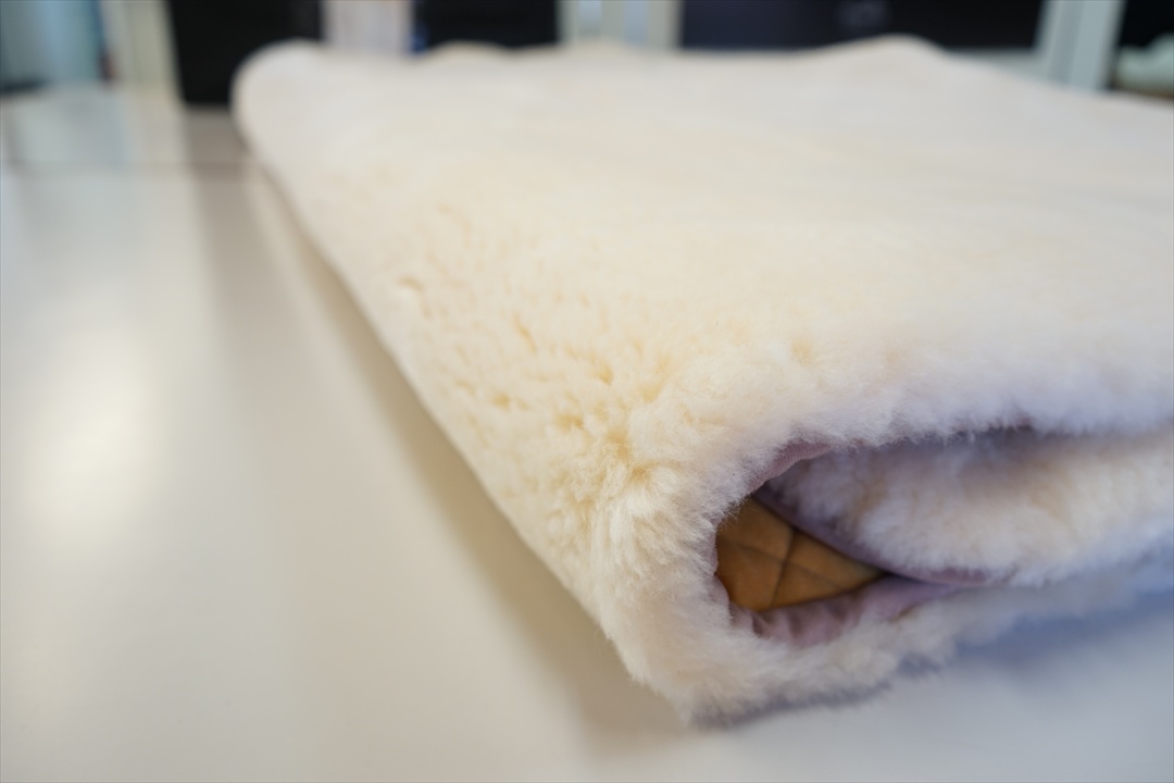 高品質ムートンシーツ28ｍｍダブルサイズ③