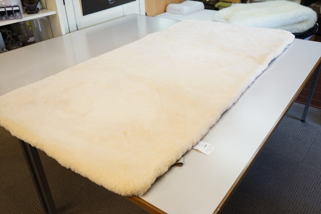高品質ムートンシーツ28ｍｍシングル クリーム色①